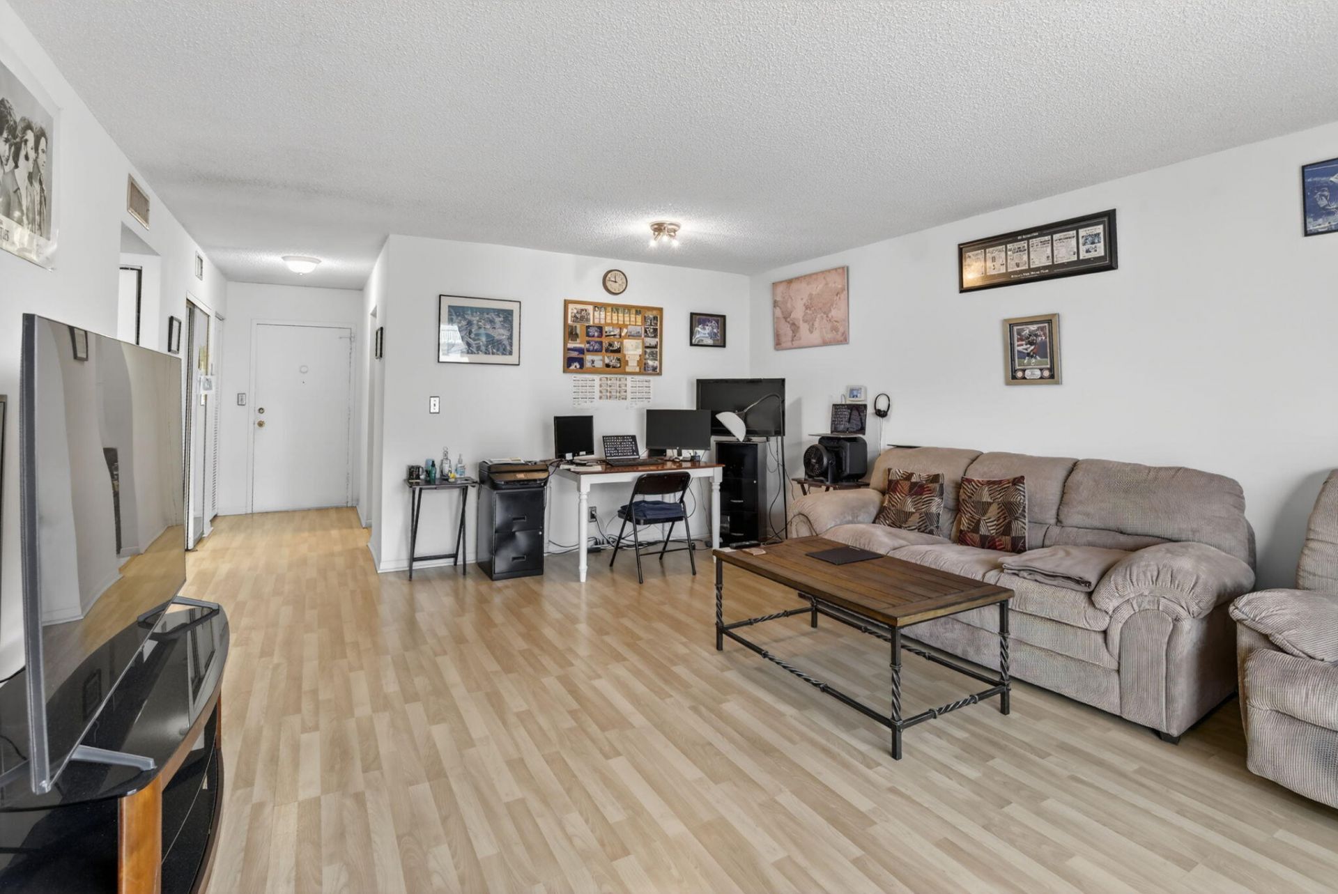 400 NE 12th Avenue, Unit 405, Hallandale Beach, FL 33009 Photo