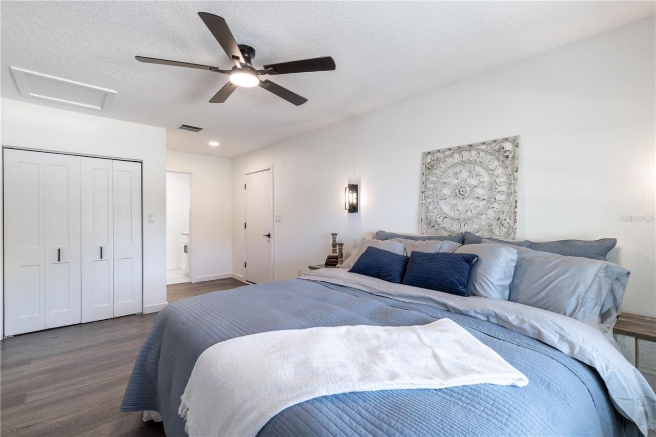 1201 Sherman Avenue , Tavares, FL 32778 Photo