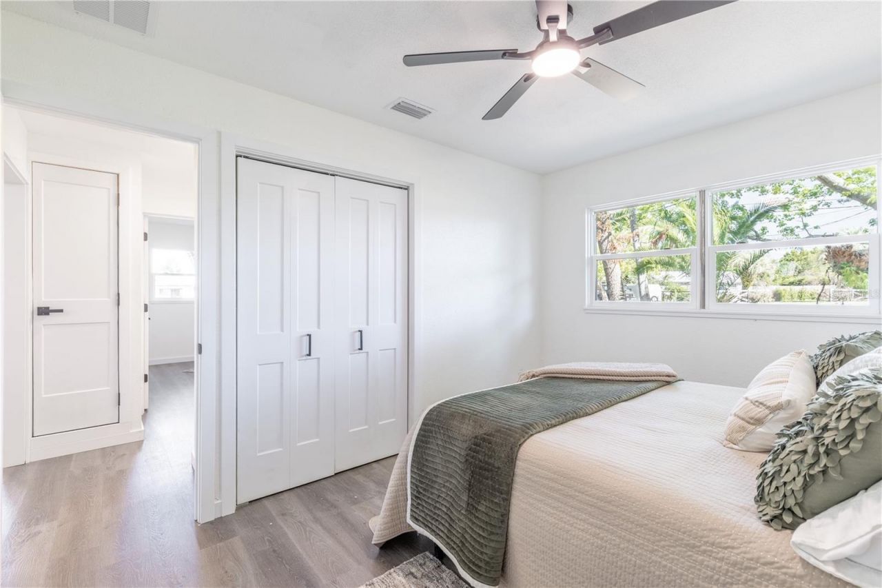 1201 Sherman Avenue , Tavares, FL 32778 Photo