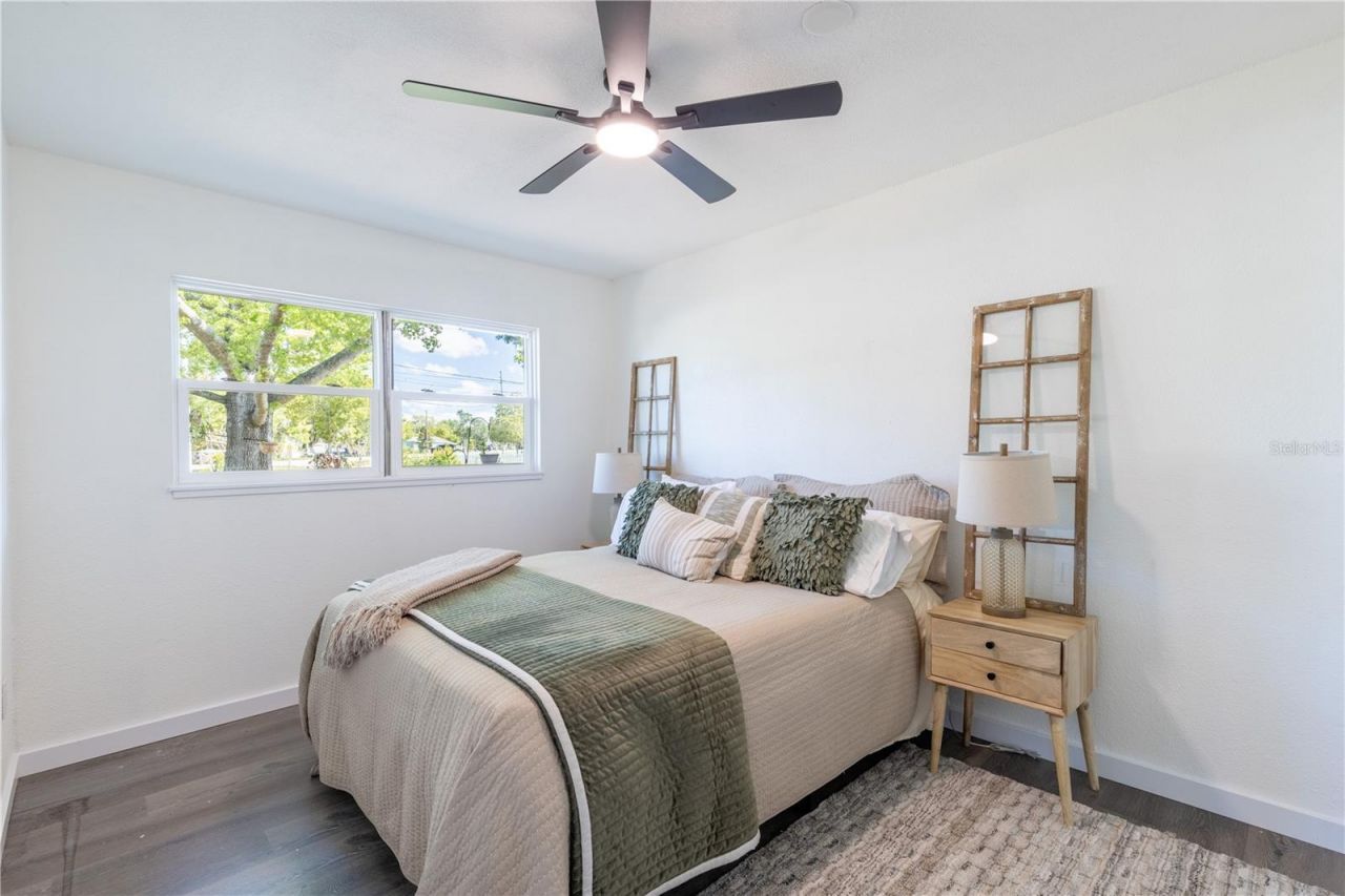 1201 Sherman Avenue , Tavares, FL 32778 Photo