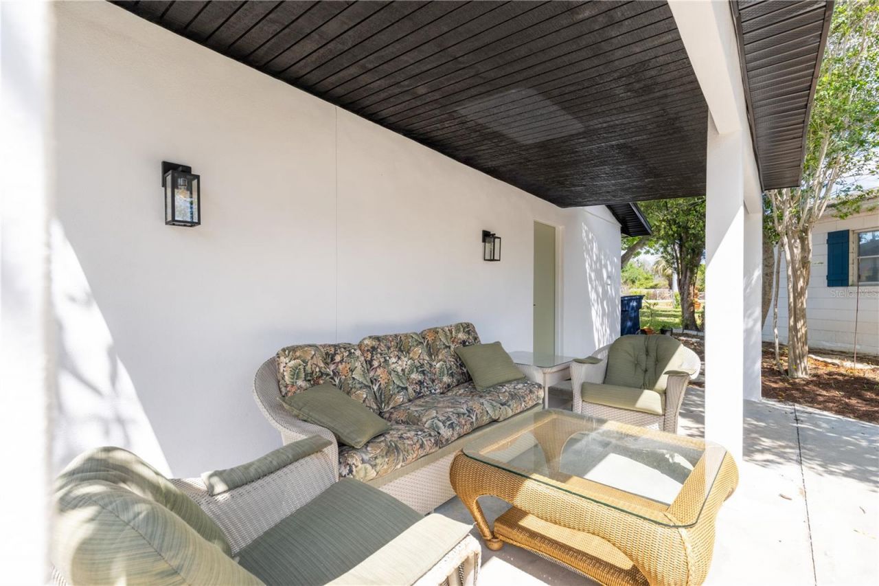 1201 Sherman Avenue , Tavares, FL 32778 Photo