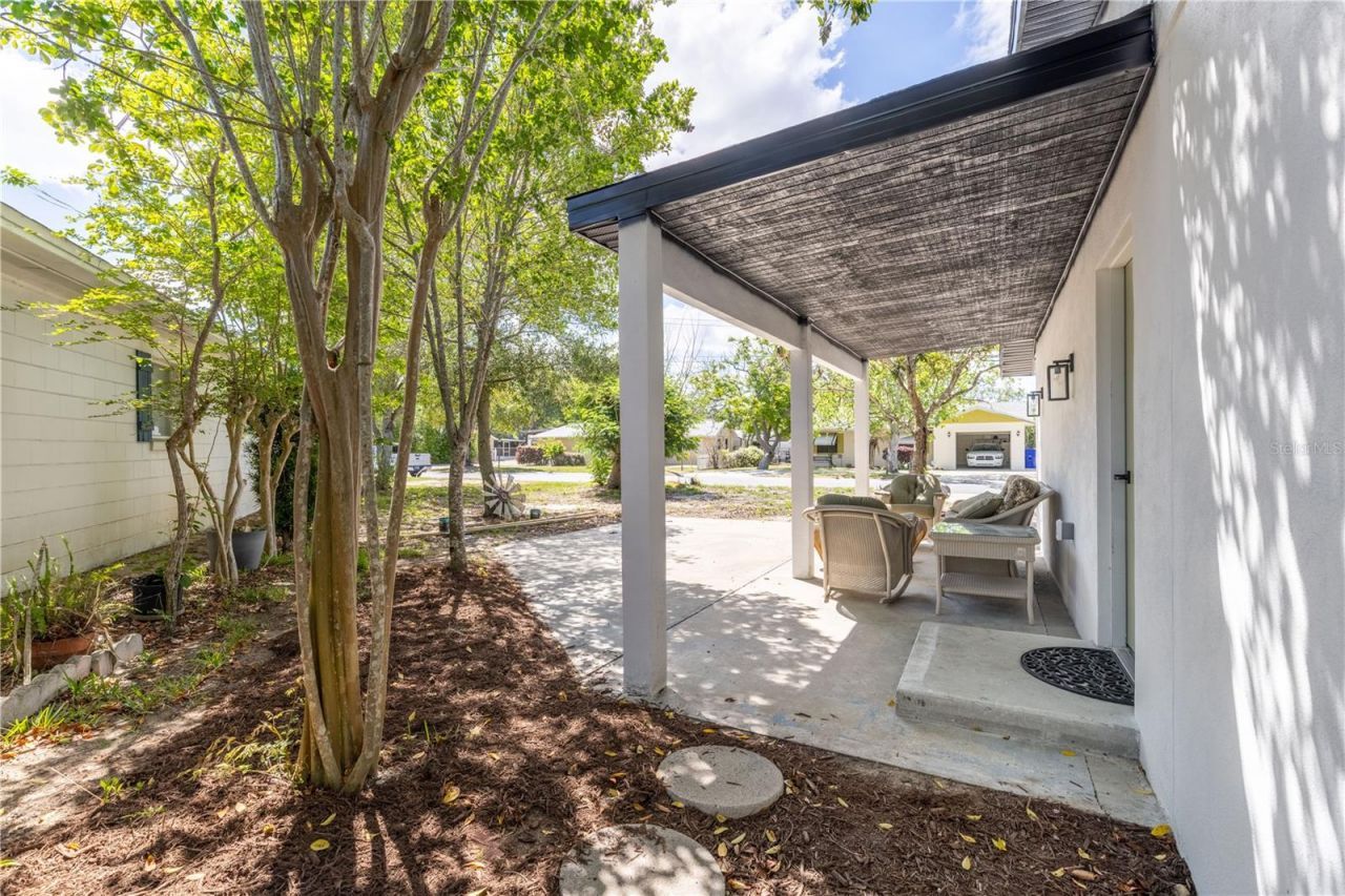 1201 Sherman Avenue , Tavares, FL 32778 Photo