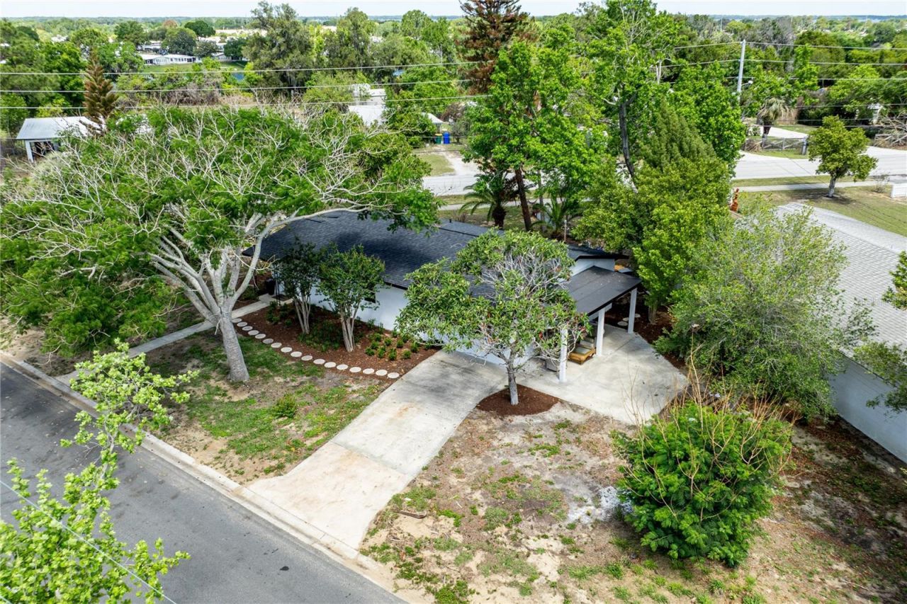 1201 Sherman Avenue , Tavares, FL 32778 Photo