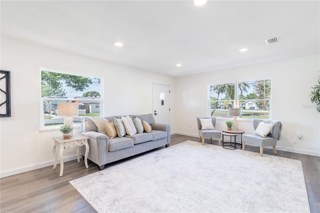 1201 Sherman Avenue , Tavares, FL 32778 Photo