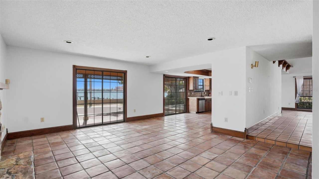 6754 31st Street S, Saint Petersburg, FL 33712 Photo