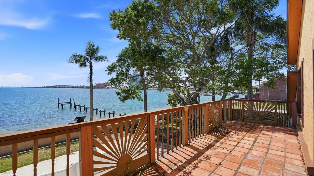 6754 31st Street S, Saint Petersburg, FL 33712 Photo