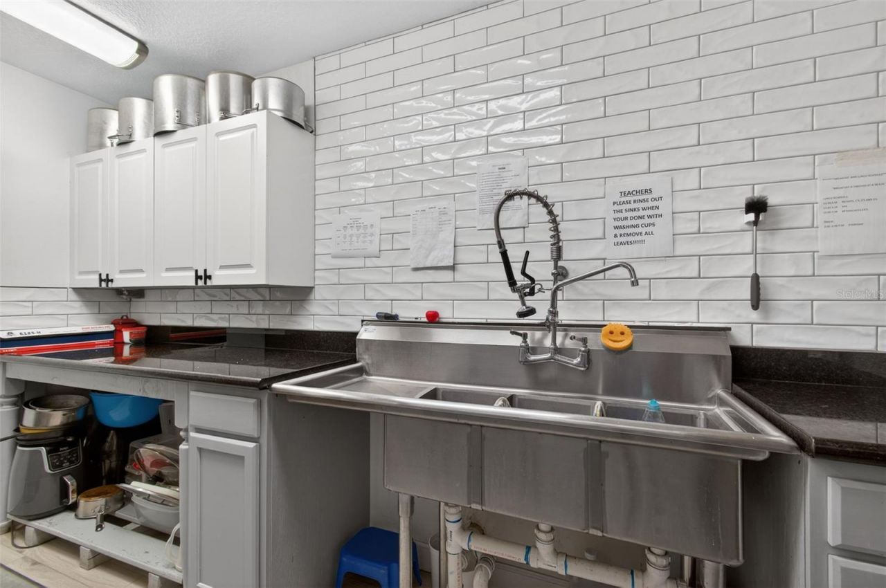 951 E Hathaway Avenue , Bronson, FL 32621 Photo