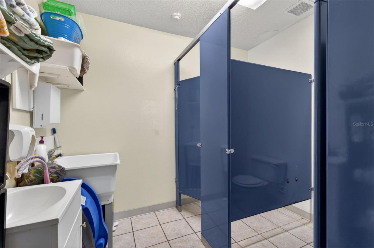 951 E Hathaway Avenue , Bronson, FL 32621 Photo