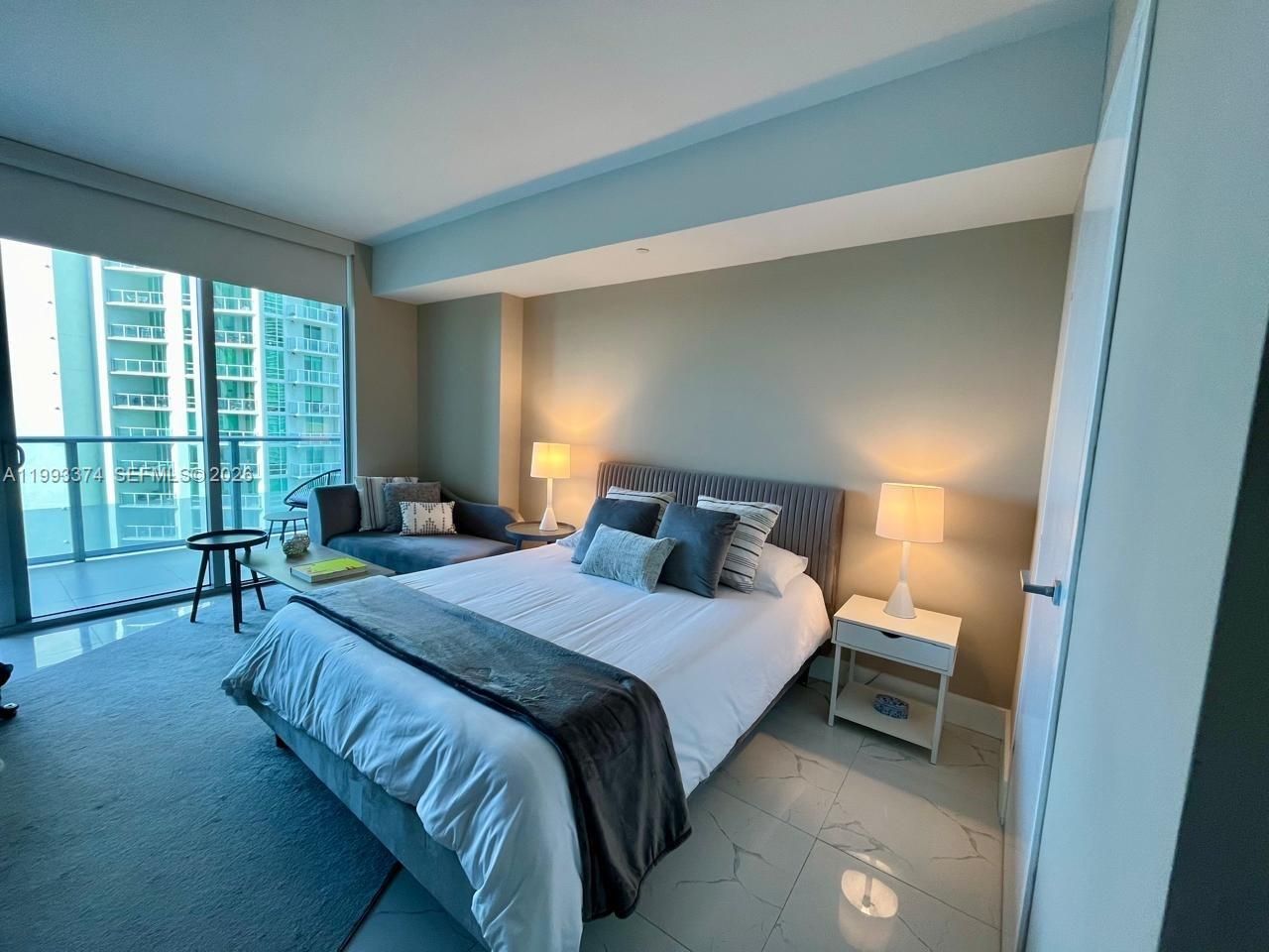 1300 Brickell Bay Dr, Unit 1806, Miami, FL 33131 Photo