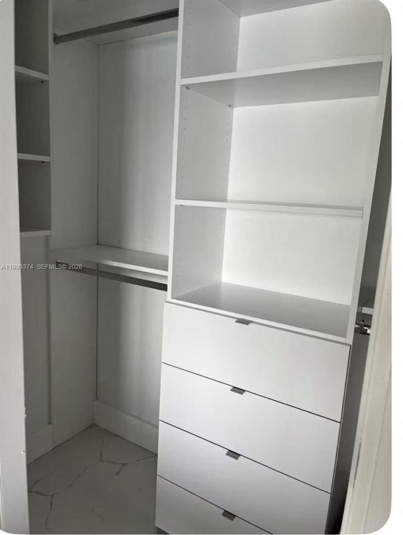 1300 Brickell Bay Dr, Unit 1806, Miami, FL 33131 Photo