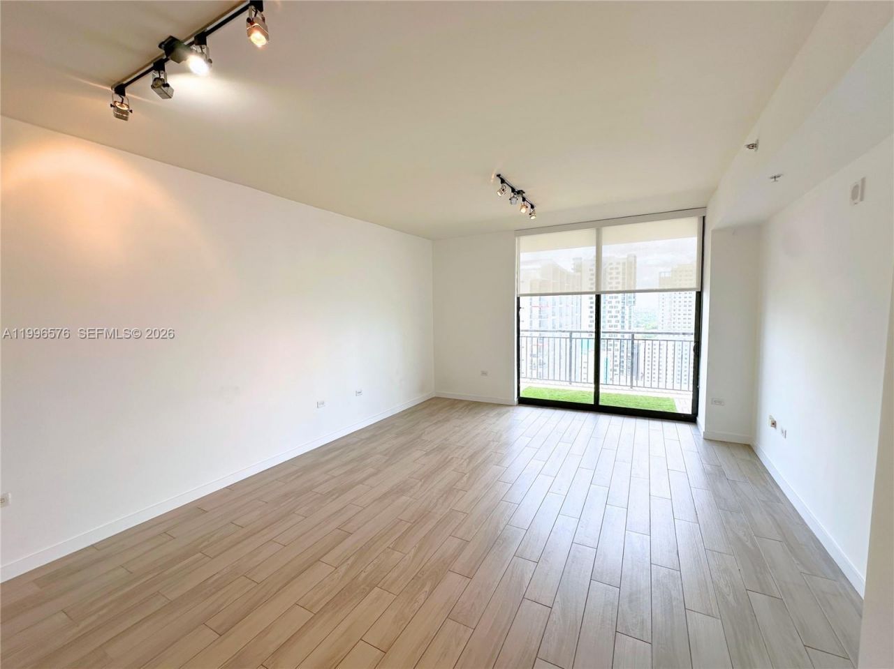 999 SW 1st Ave, Unit 2109, Miami, FL 33130 Photo