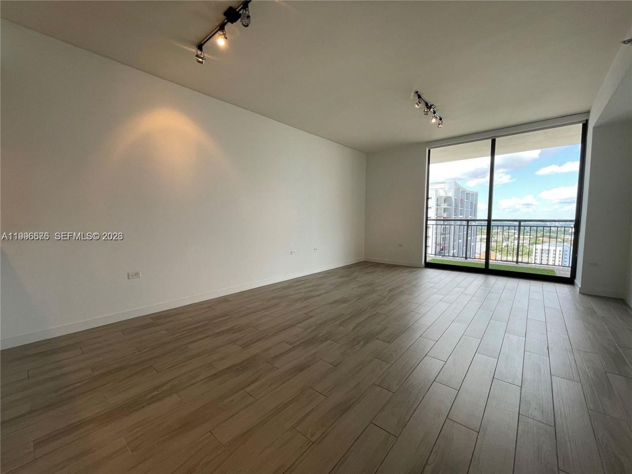 999 SW 1st Ave, Unit 2109, Miami, FL 33130 Photo