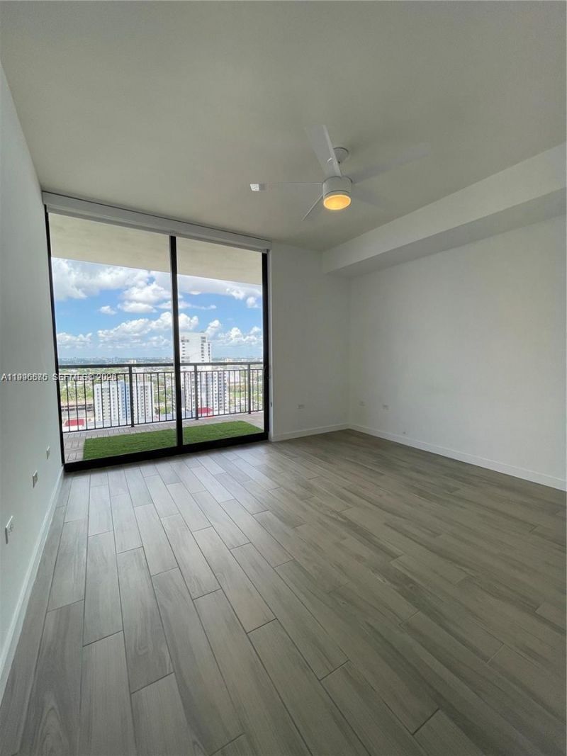999 SW 1st Ave, Unit 2109, Miami, FL 33130 Photo