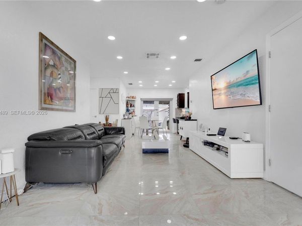 4310 SW 7th St , Miami, FL 33134