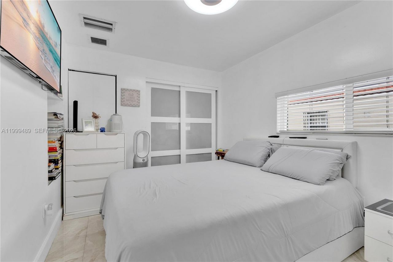 4310 SW 7th St, Miami, FL 33134 Photo