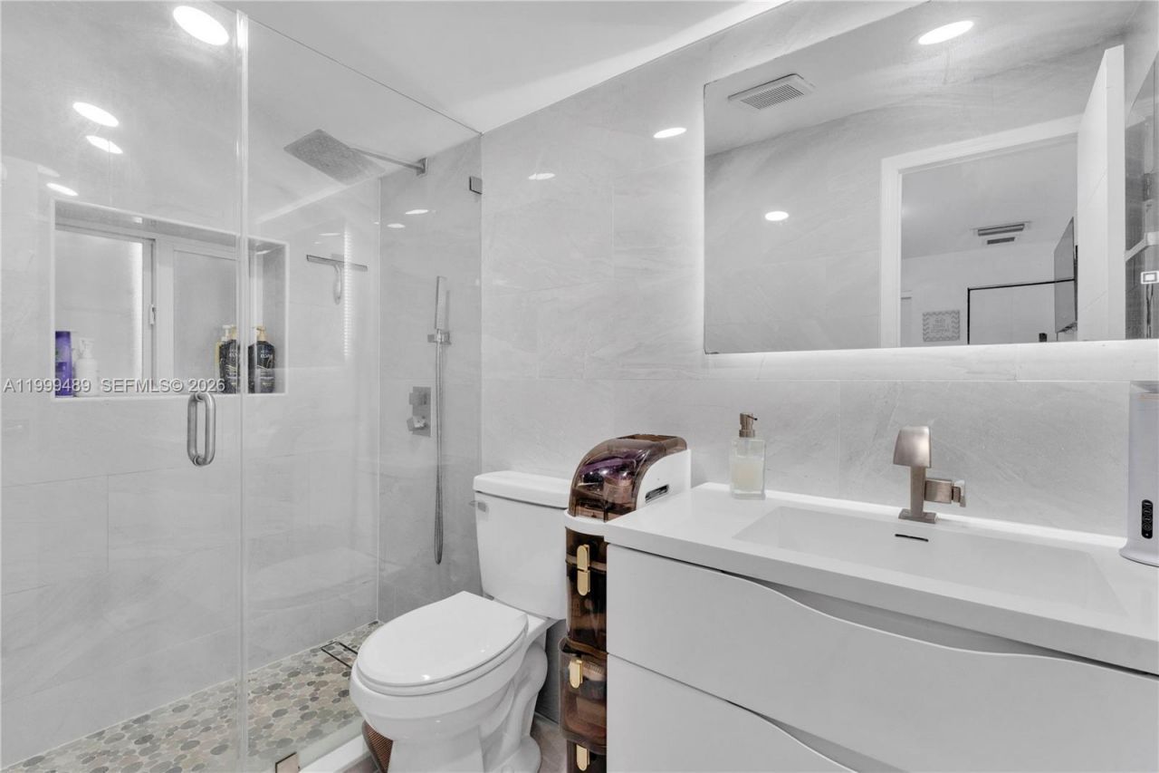 4310 SW 7th St, Miami, FL 33134 Photo