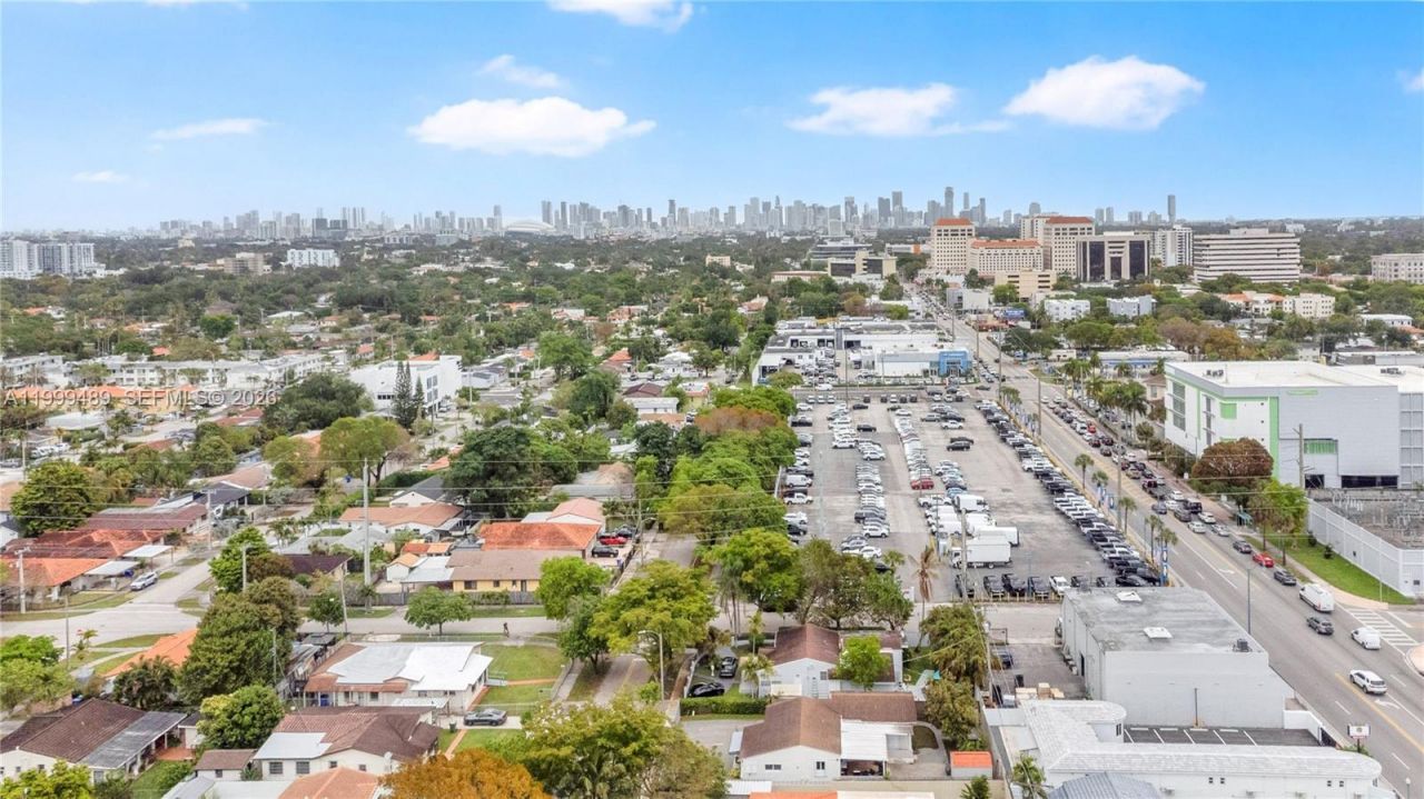 4310 SW 7th St, Miami, FL 33134 Photo