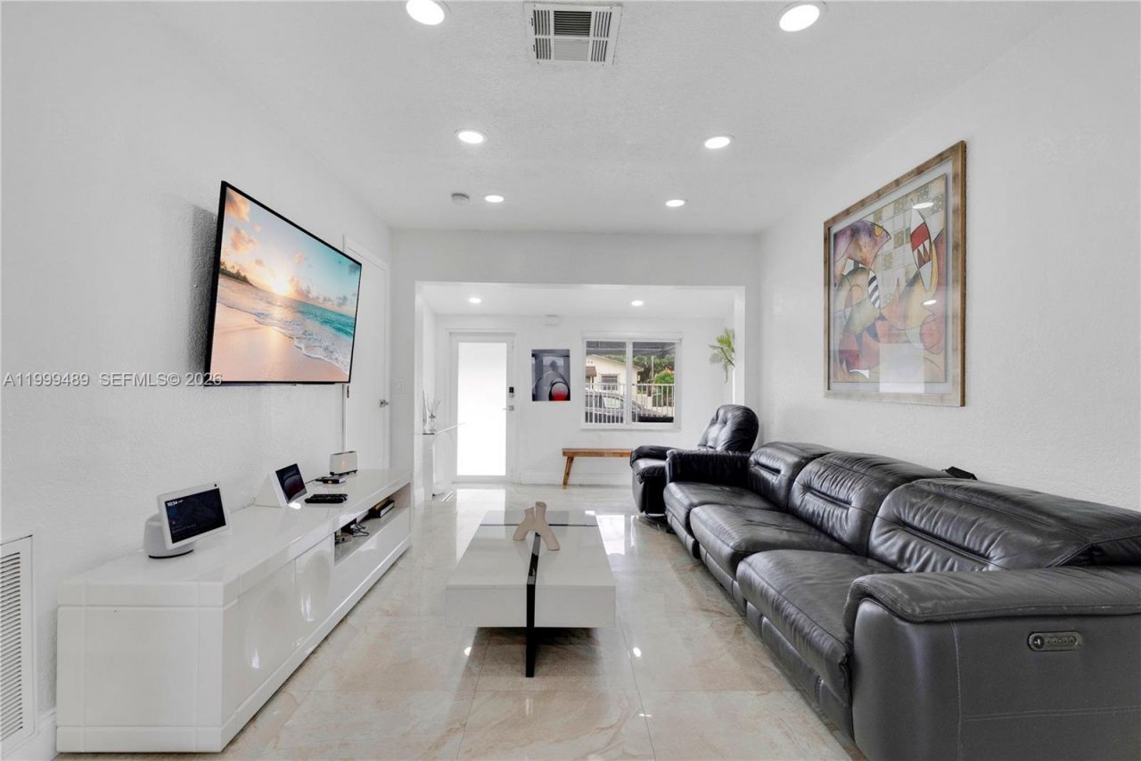 4310 SW 7th St, Miami, FL 33134 Photo