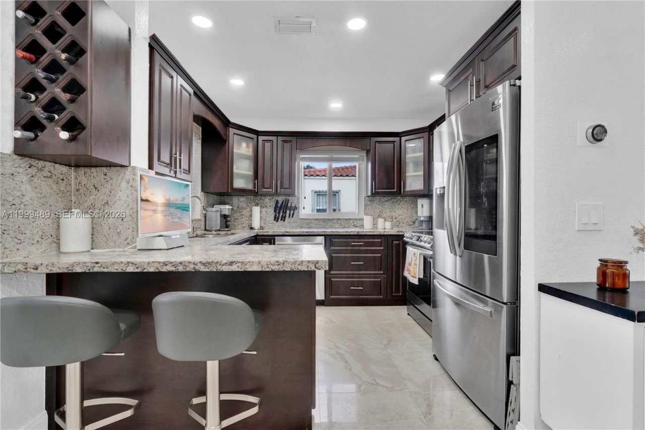 4310 SW 7th St, Miami, FL 33134 Photo