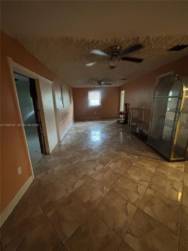 1733 NW 40th St, Miami, FL 33142 Photo