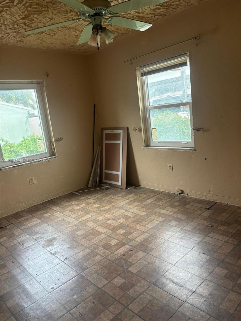 1733 NW 40th St, Miami, FL 33142 Photo