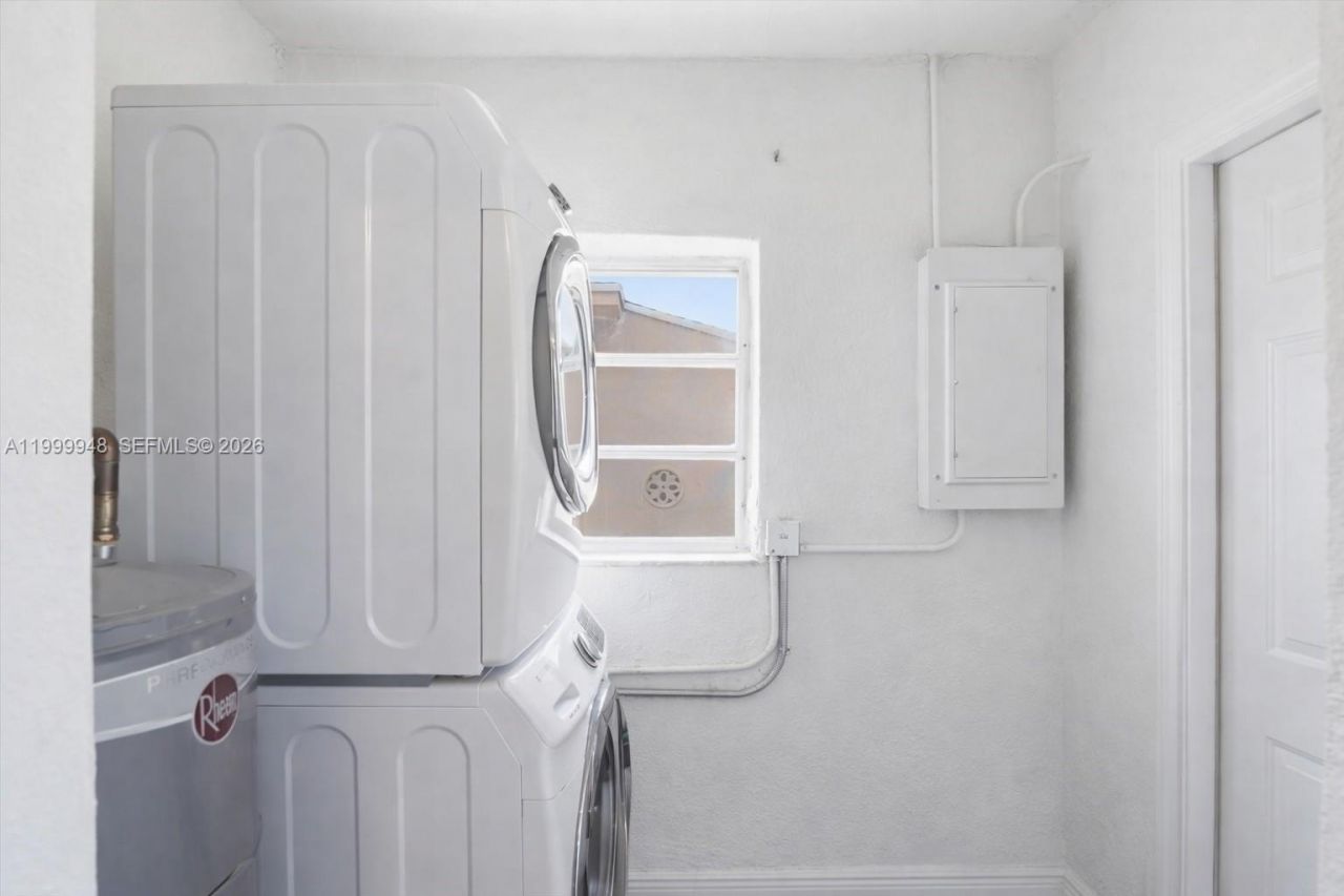 3645 SW 25th Ter, Miami, FL 33133 Photo