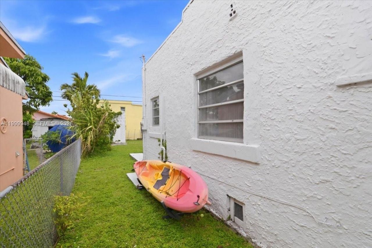 3645 SW 25th Ter, Miami, FL 33133 Photo