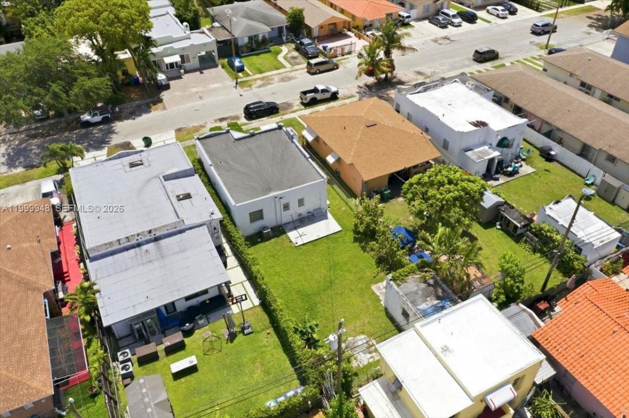 3645 SW 25th Ter, Miami, FL 33133 Photo