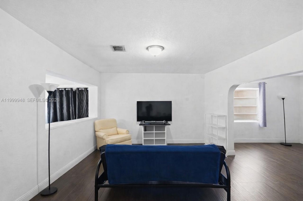 3645 SW 25th Ter, Miami, FL 33133 Photo