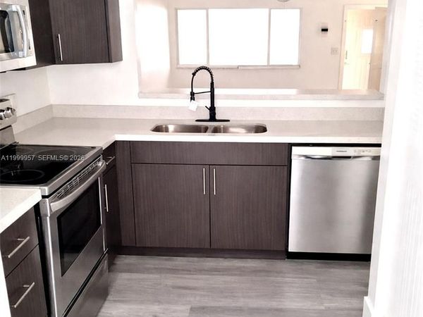 2831 Pierce St, Unit 106, Hollywood, FL 33020