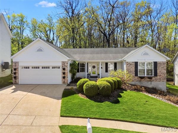 3067 Crystal Lake Drive, St Louis, MO 63129