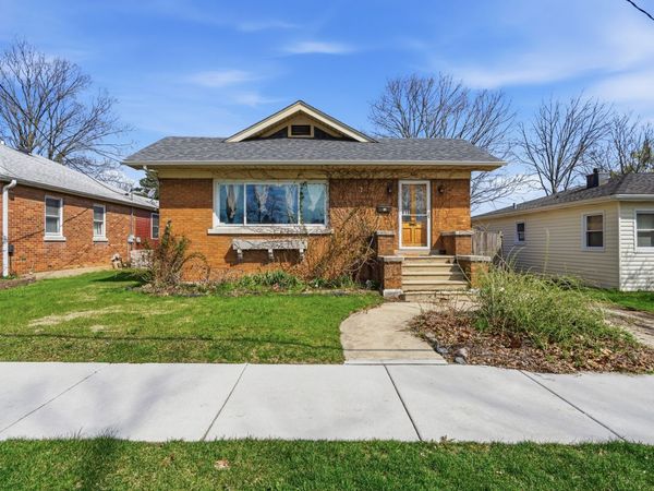 618 E 12th Street , Lockport, IL 60441