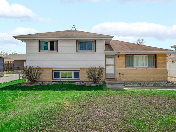 7305 W 75th Street , Bridgeview, IL 60455