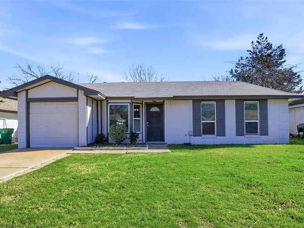 5544 Dunson Drive, Haltom City, TX 76148