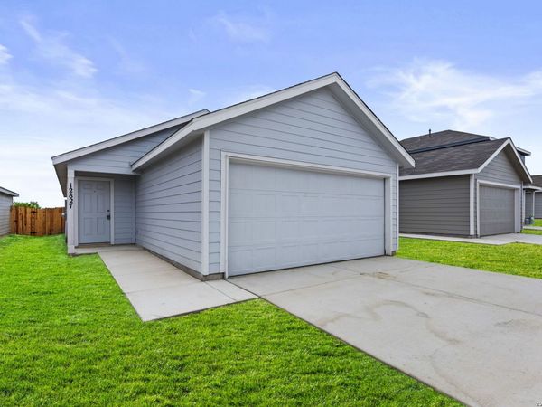 12827 Kathleen St, St Hedwig, TX 78152