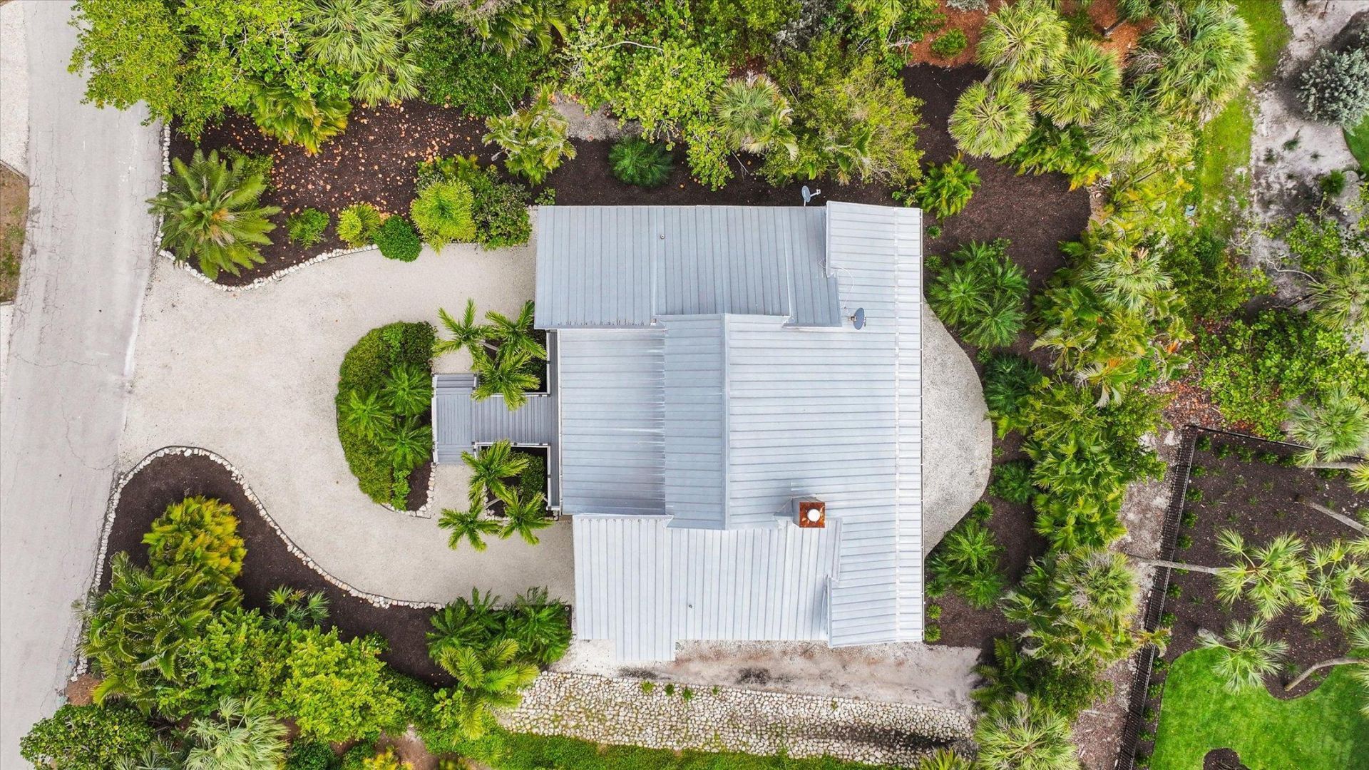 5304 Ladyfinger Lake Rd, Sanibel, FL 33957 Photo