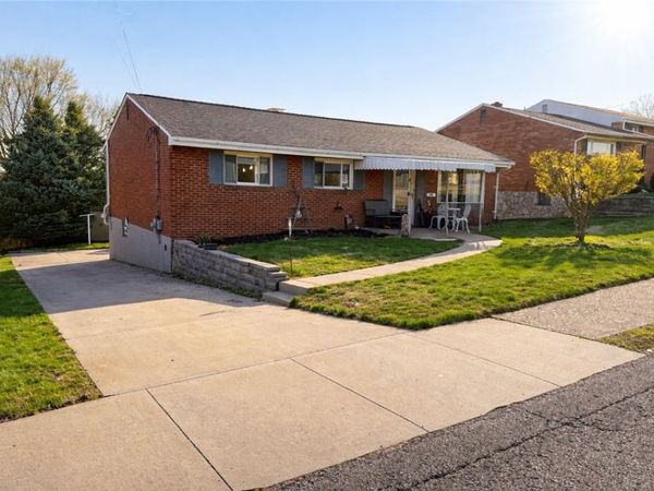 1110 Portsmouth Dr, Mckeesport, PA 15133