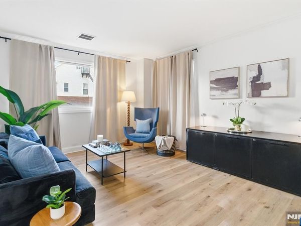 200 Paterson Avenue 1A, Unit 1A, EAST RUTHERFORD, NJ 07073