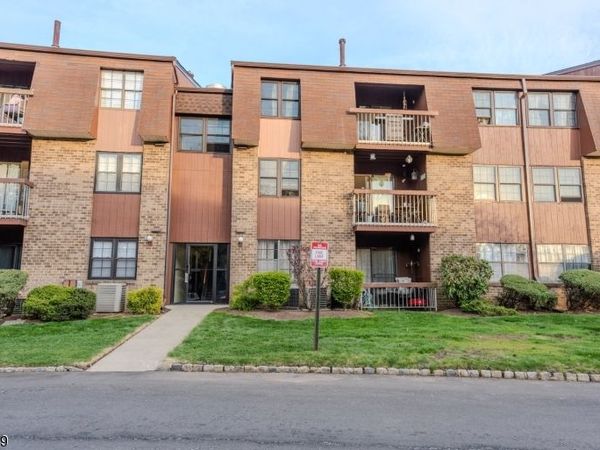 200 Sierra Ct, Woodbridge, NJ 07095