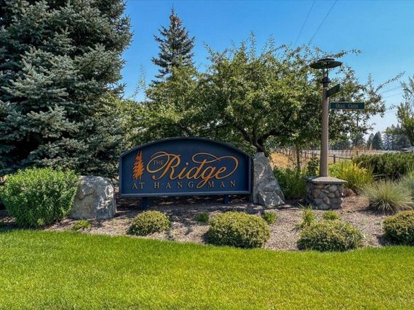 1818 E Sunburst Ln, Spokane, WA 99224