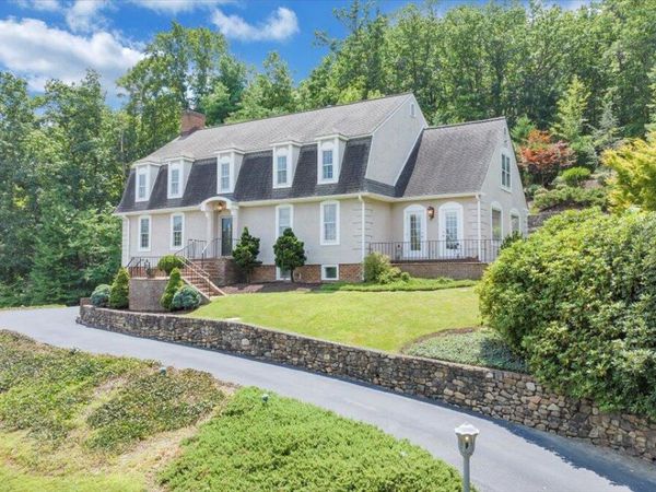 5004 Crossbow CIR , Roanoke, VA 24018