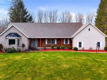 6092 Hawkins Corners Road, Lee Center, NY 13363