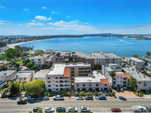 1225 Pacific Beach Drive, Unit 2E, San Diego, CA 92109