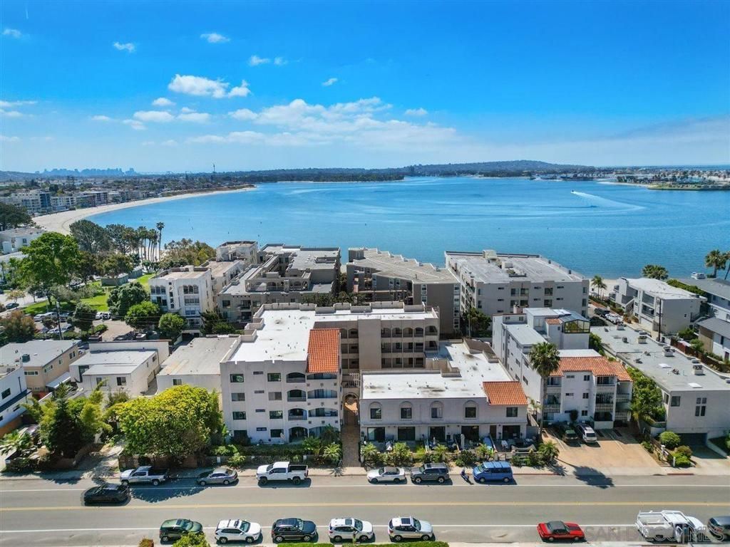 1225 Pacific Beach Drive, Unit 2E, San Diego, CA 92109 Main Photo