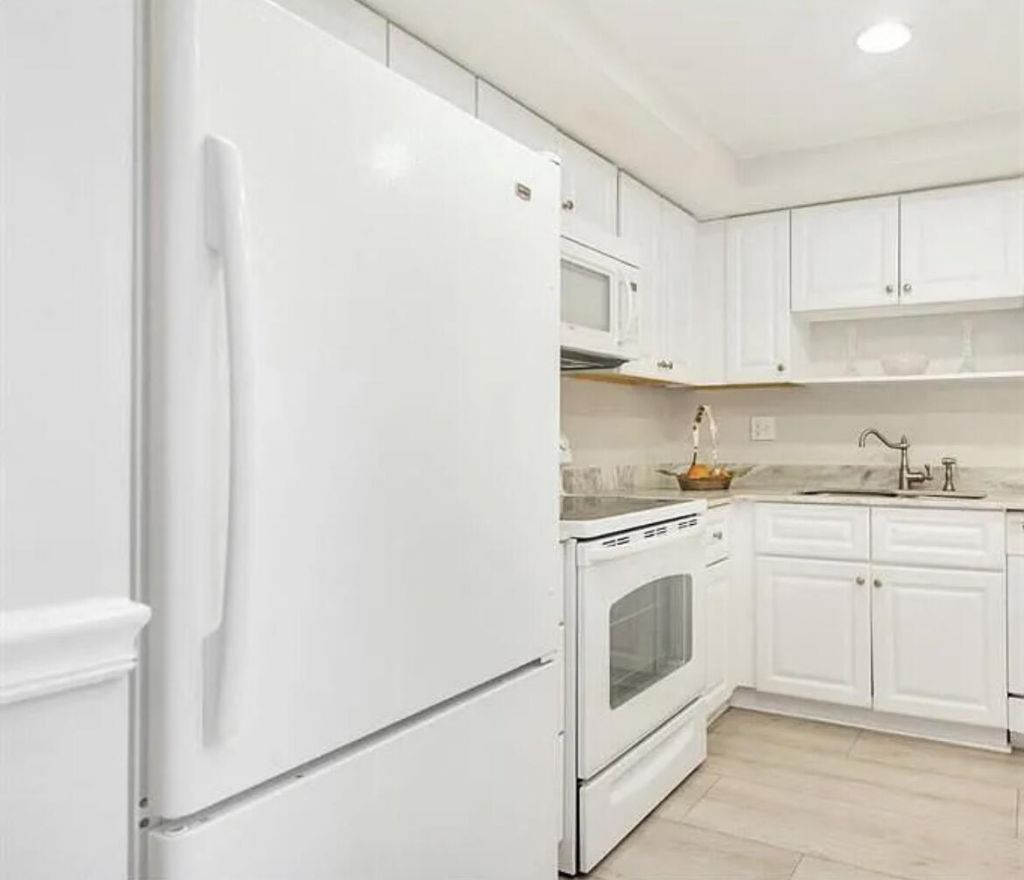 3800 Washington Road, Unit 310, West Palm Beach, FL 33405 Photo