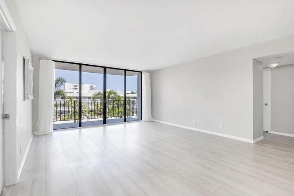 3800 Washington Road, Unit 310, West Palm Beach, FL 33405 Photo