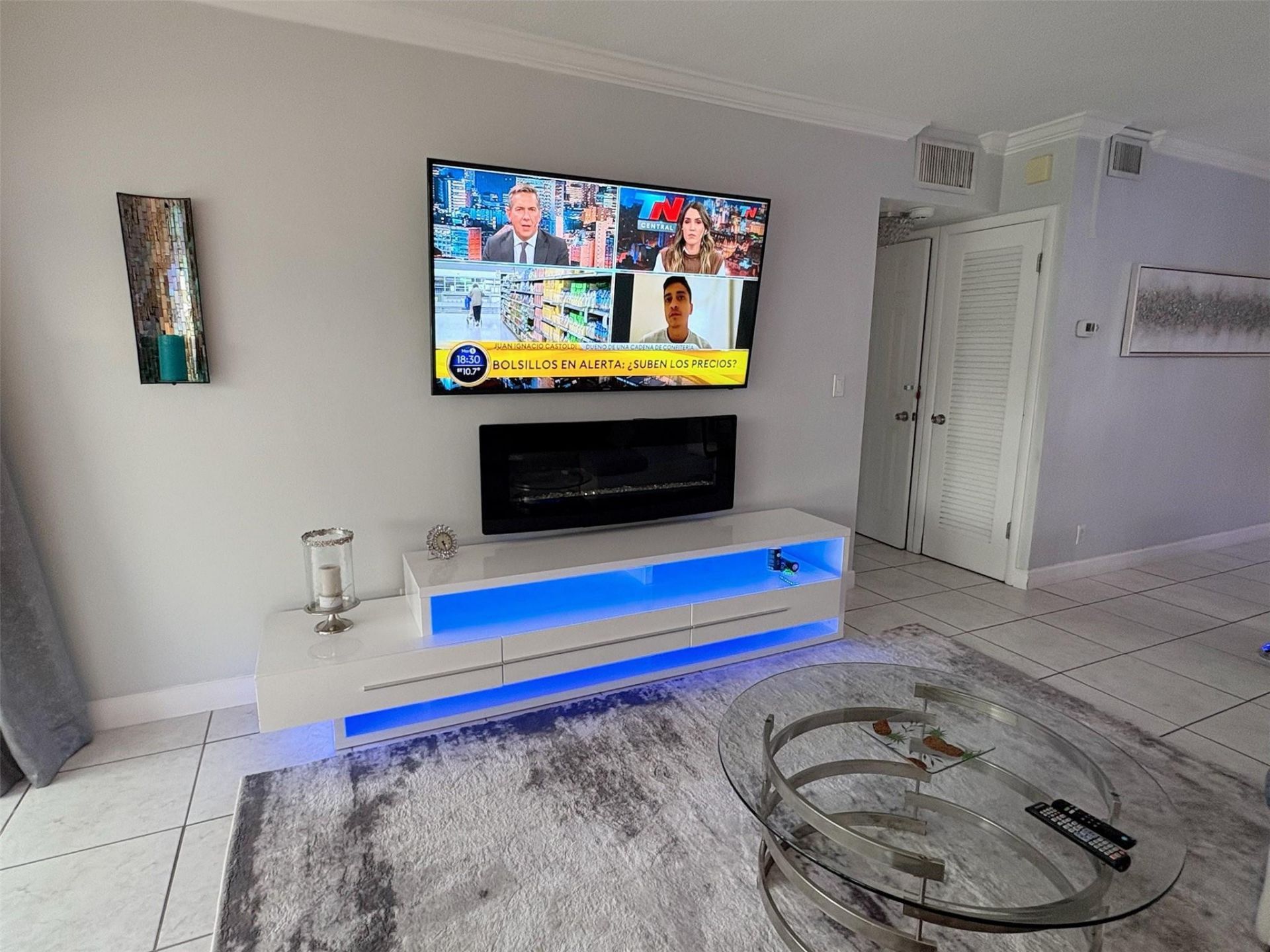 470 Paradise Isle Boulevard, Unit 105, Hallandale Beach, FL 33009 Photo