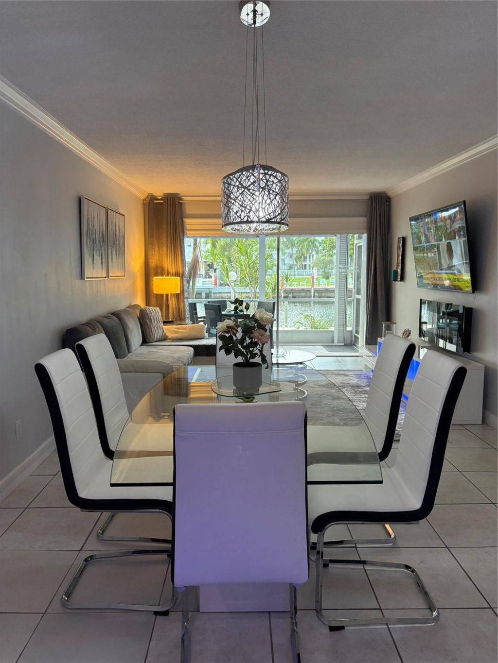 470 Paradise Isle Boulevard, Unit 105, Hallandale Beach, FL 33009 Photo