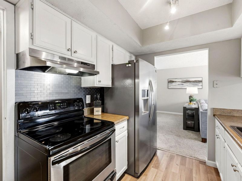 5264 Saddlebrook Drive, Columbus, OH 43221 Photo 10