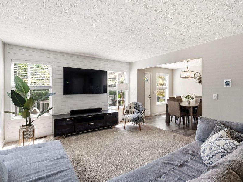 5264 Saddlebrook Drive, Columbus, OH 43221 Photo 3